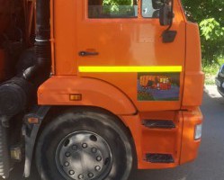Мусоровозы АО «СпецАТХ» стали ярче благодаря детскому творчеству!