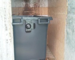 В мусороприемные камеры установлены новые контейнеры
