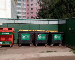 ПРОДОЛЖАЕТСЯ УСТАНОВКА СПЕЦИАЛИЗИРОВАННЫХ КОНТЕЙНЕРОВ ДЛЯ РАЗДЕЛЬНОГО НАКОПЛЕНИЯ ПЛАСТИКА!