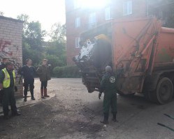 Инициативная группа жителей г. Смоленска из https://vk.com/greenrachevka вновь организовала субботник.